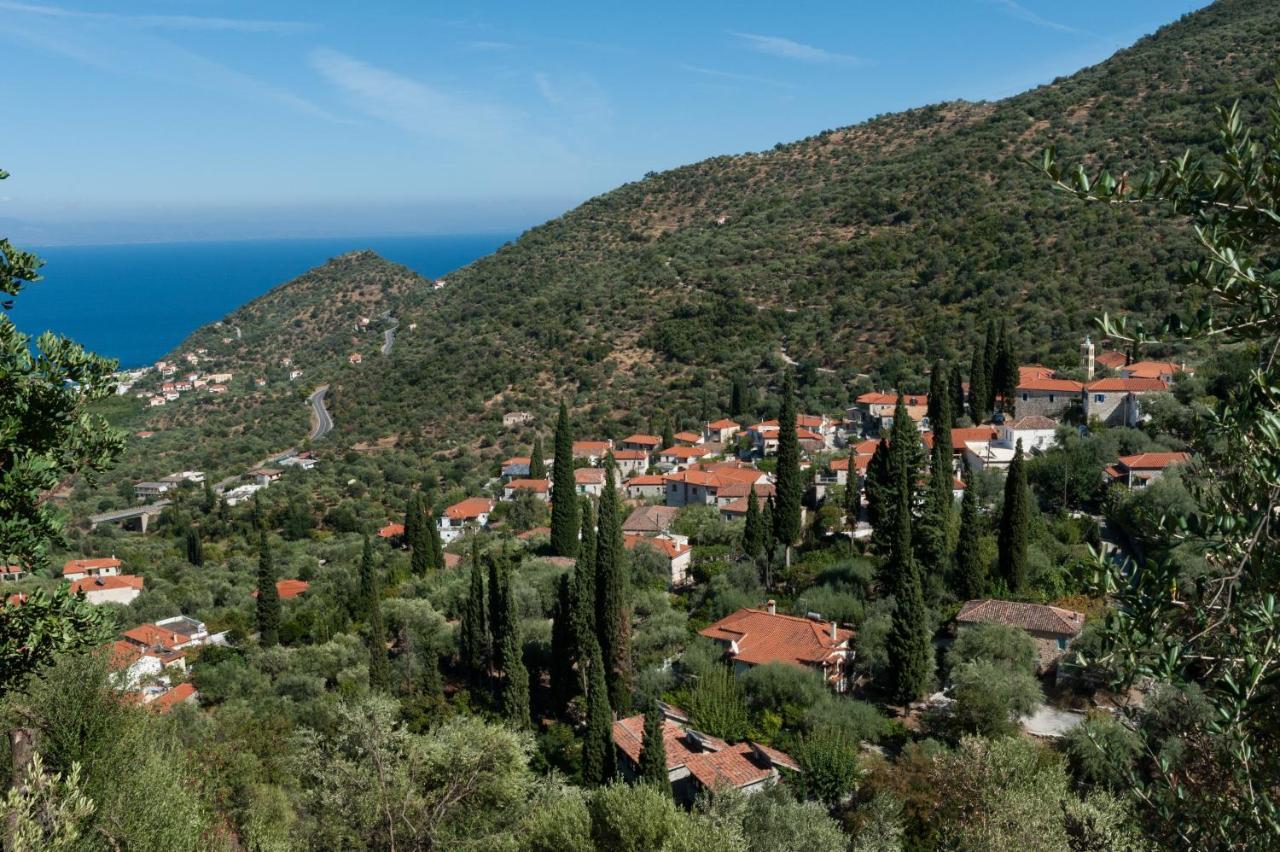 Studios Kyparissi & Spa Tiros Exterior photo