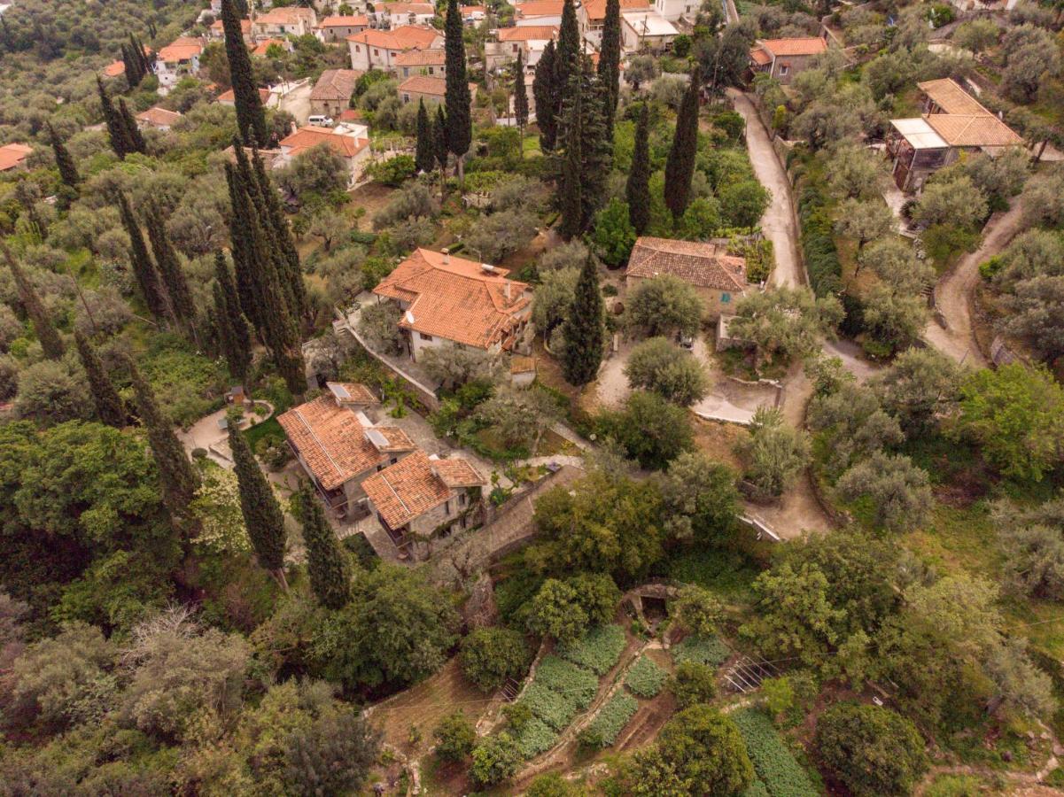 Studios Kyparissi & Spa Tiros Exterior photo